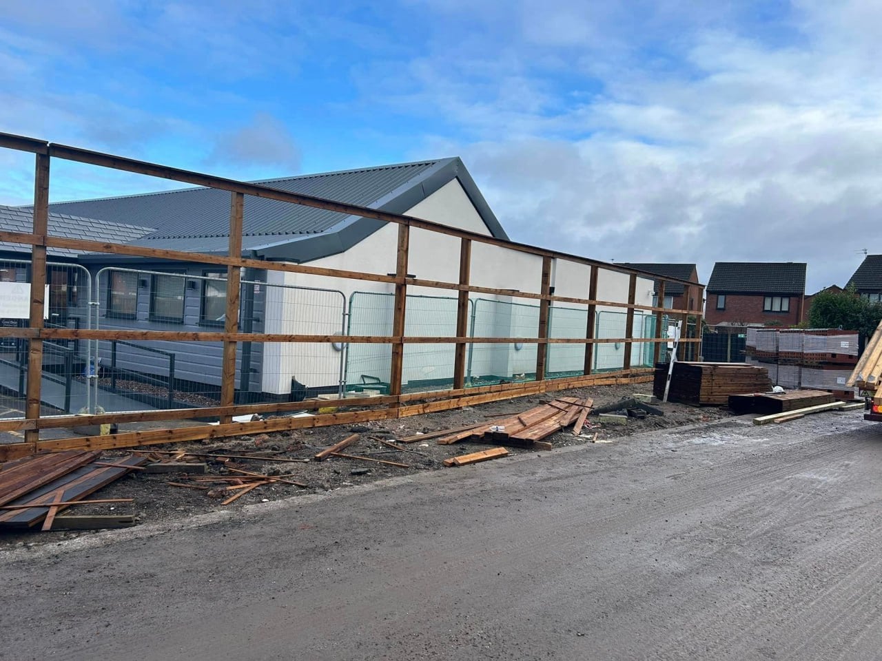 Commercial security fencing project